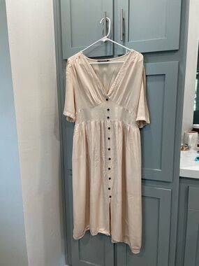 BloomChic Cream Button-Front Midi Dress